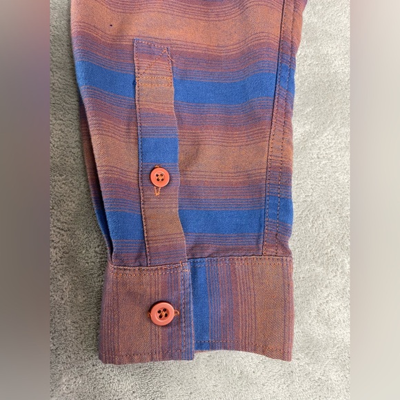 Mountain Hardwear XL Men’s Blue & Rusty Type Color Cotton Poly Button Shirt - Picture 7 of 11